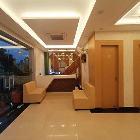 Hotel Royal Casa Лакнау Екстериор снимка