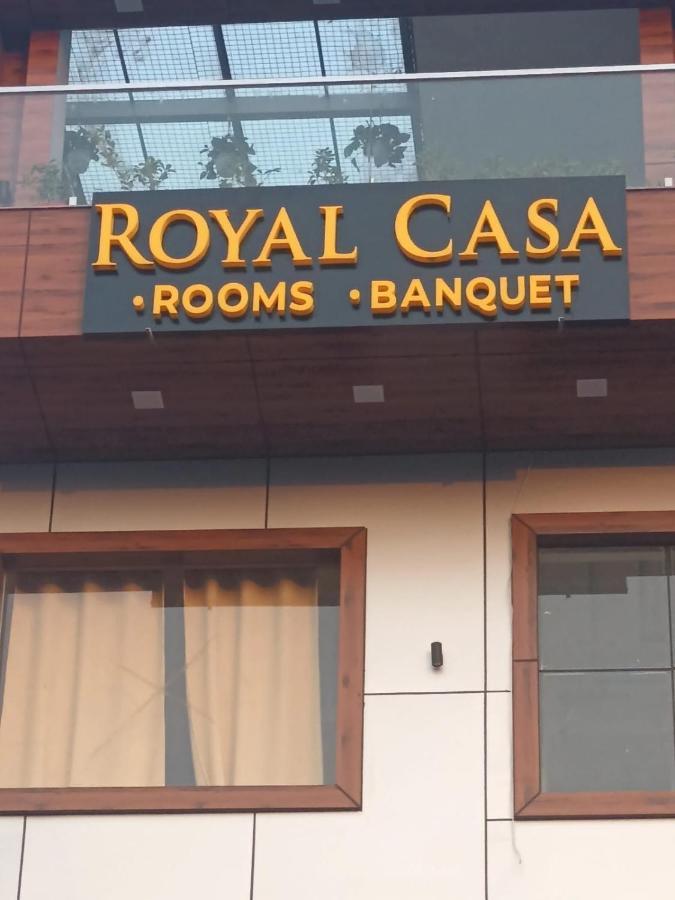 Hotel Royal Casa Лакнау Екстериор снимка