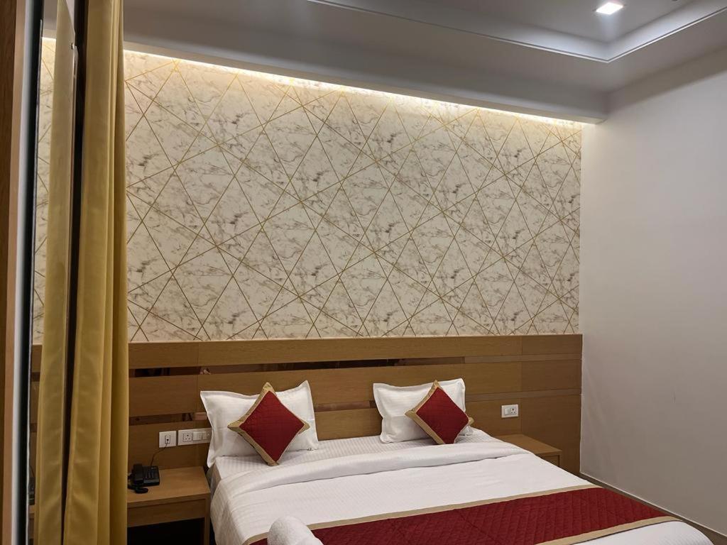 Hotel Royal Casa Лакнау Екстериор снимка
