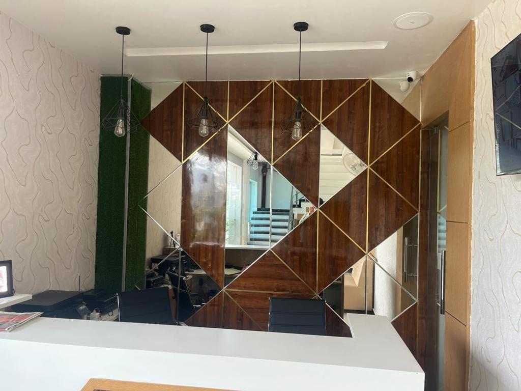 Hotel Royal Casa Лакнау Екстериор снимка
