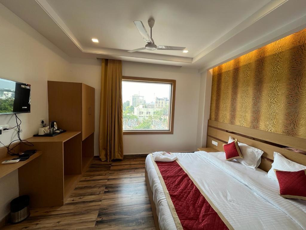 Hotel Royal Casa Лакнау Екстериор снимка