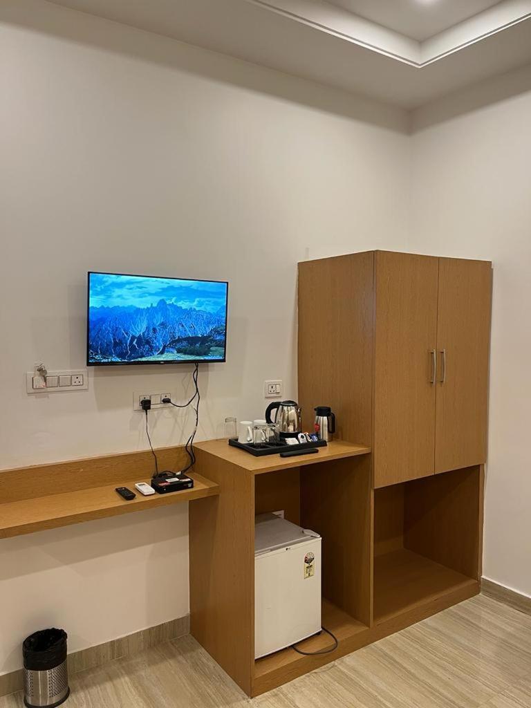 Hotel Royal Casa Лакнау Екстериор снимка