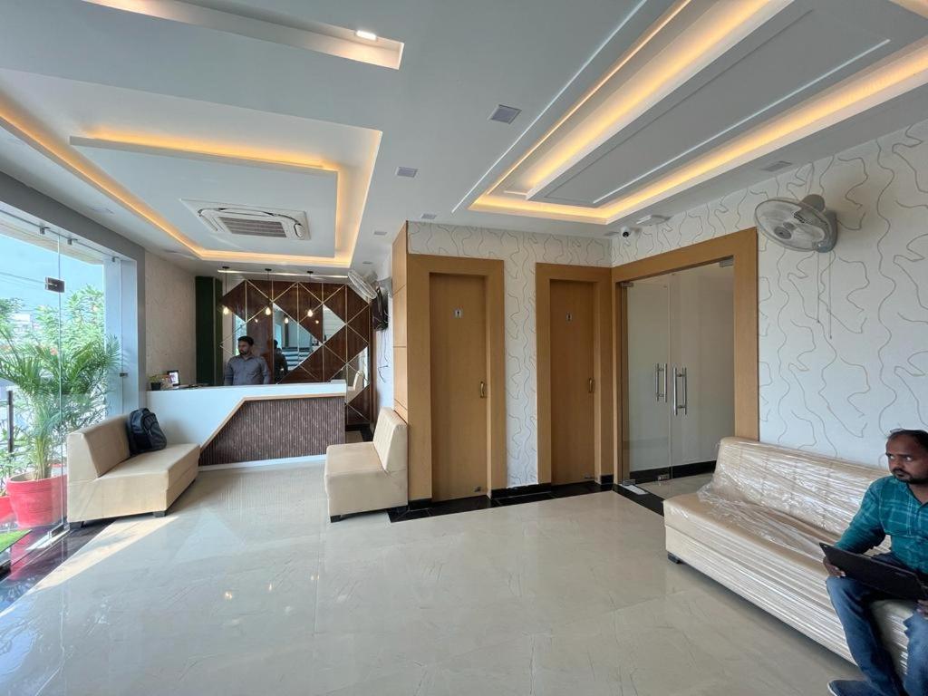 Hotel Royal Casa Лакнау Екстериор снимка