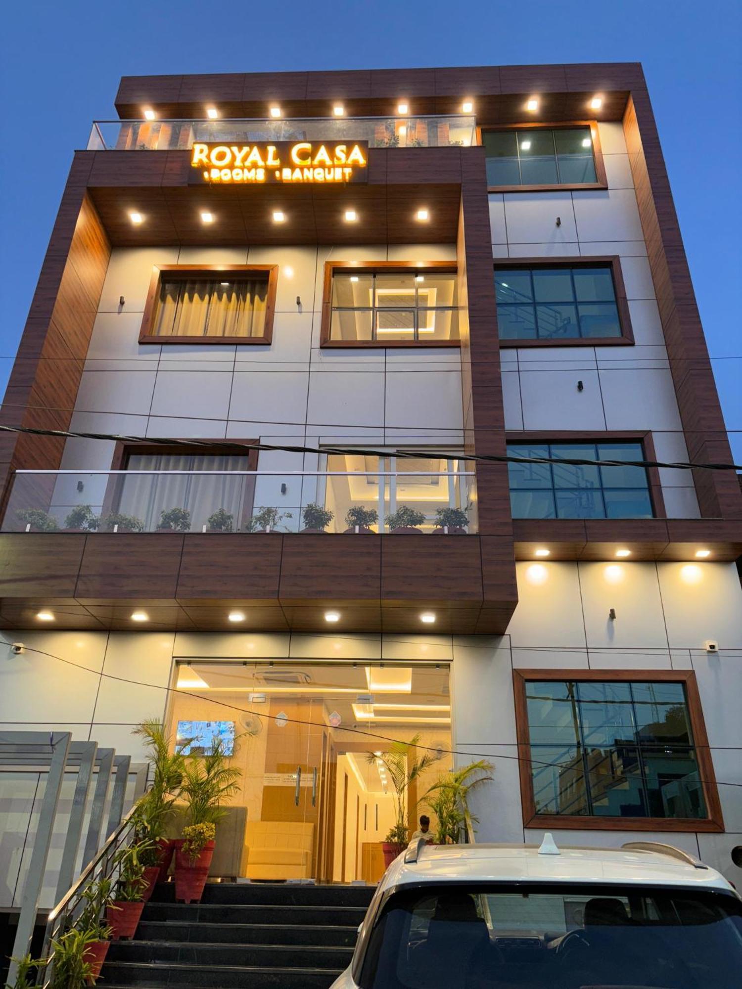 Hotel Royal Casa Лакнау Екстериор снимка