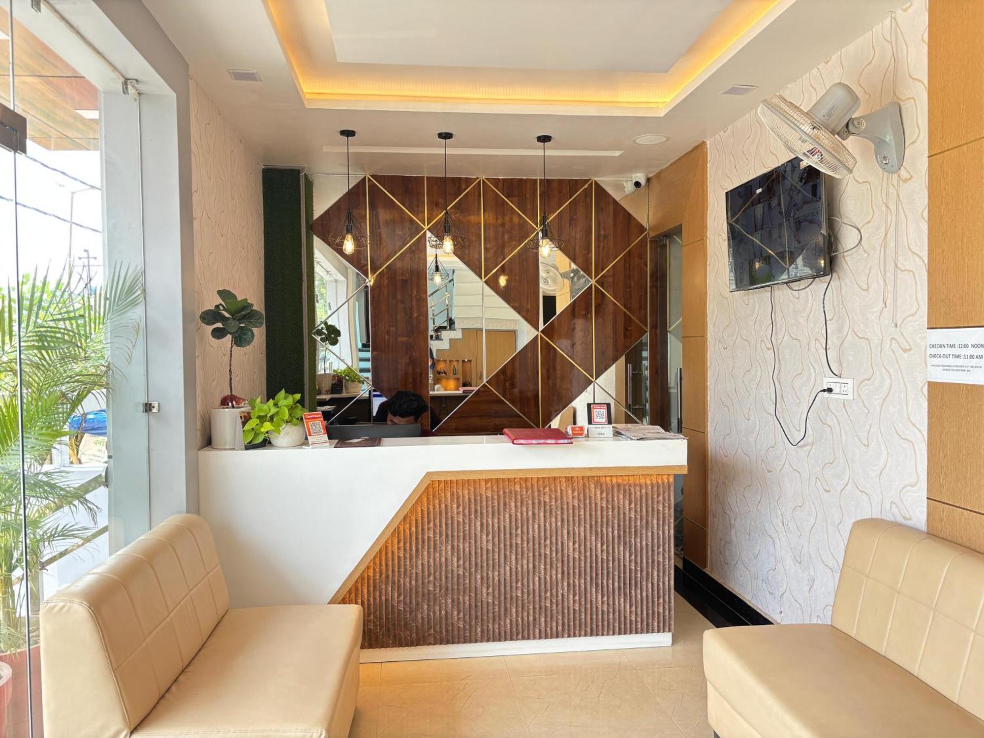 Hotel Royal Casa Лакнау Екстериор снимка